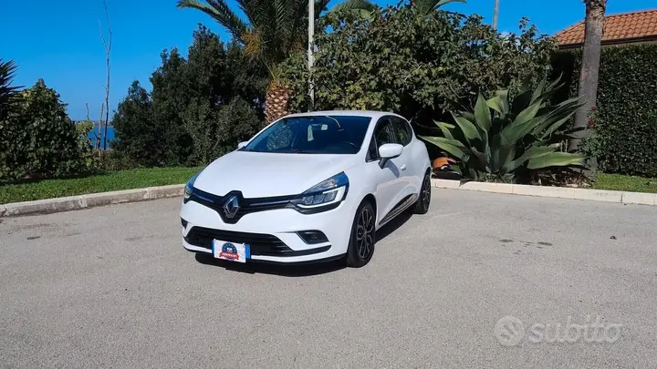 Renault Clio 2017 photo 2