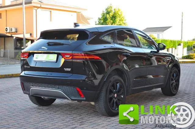 Jaguar E-Pace 2018 photo 4