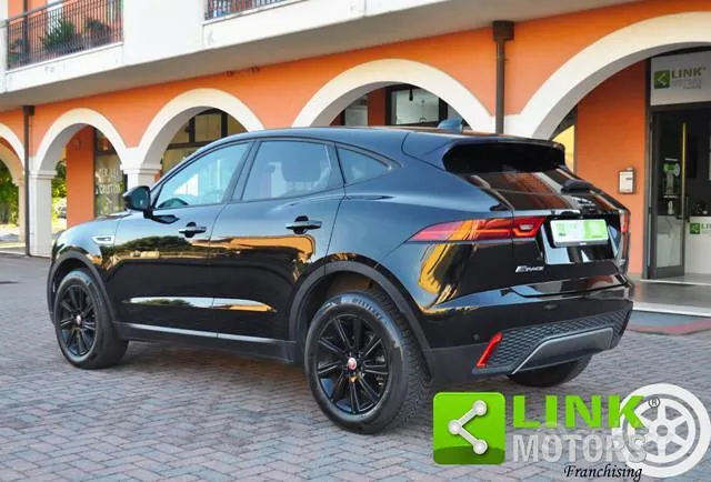 Jaguar E-Pace 2018 photo 2