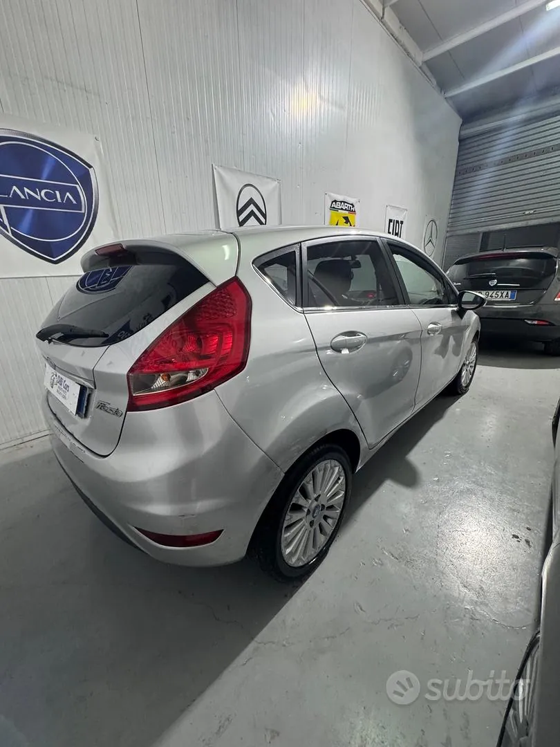 Ford Fiesta 2009 photo 3