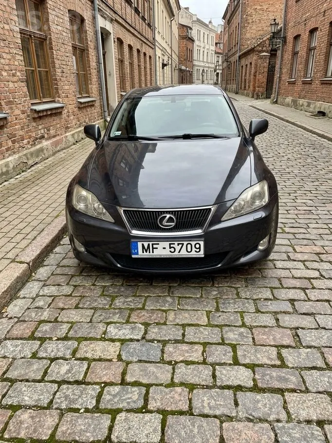 Lexus Is