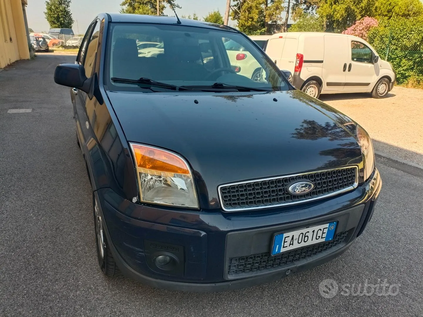 Ford Fusion 2010 photo 2