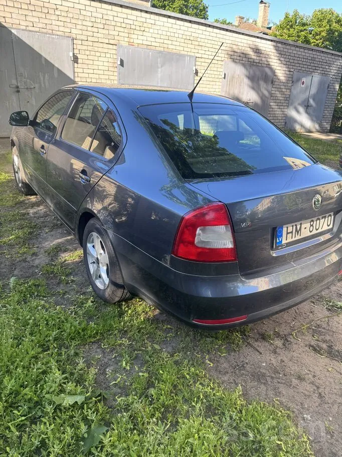 Skoda Octavia 2010 photo 2