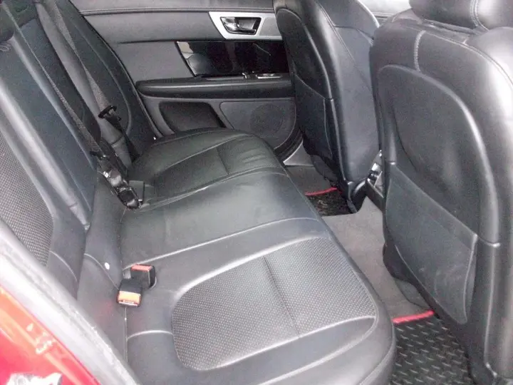 Jaguar Xf 2013 photo 3