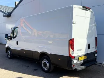 Iveco Daily 2023 photo 2