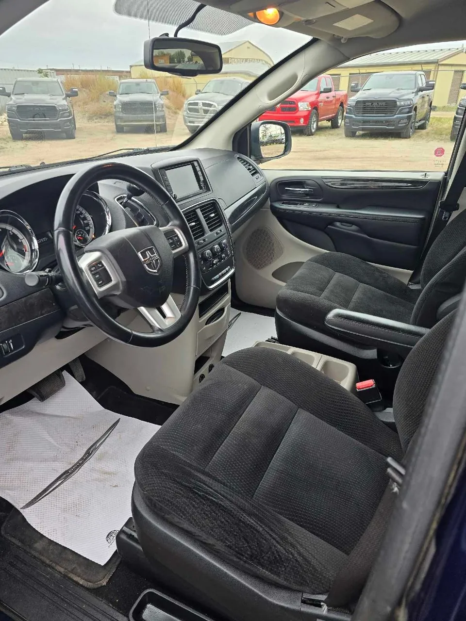 Dodge Grand Caravan 2017 photo 5