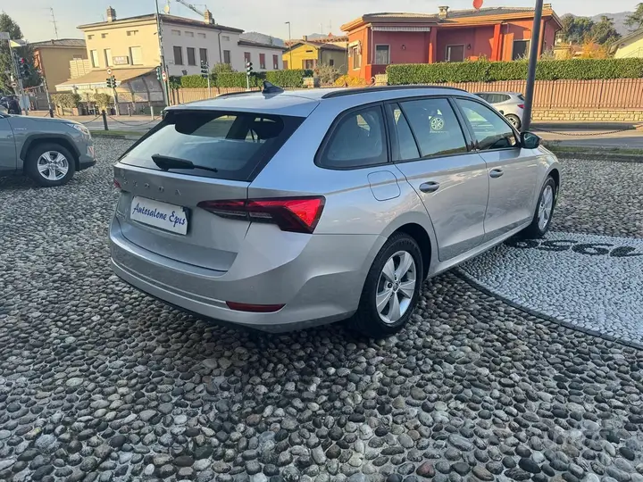 Skoda Octavia 2023 photo 3