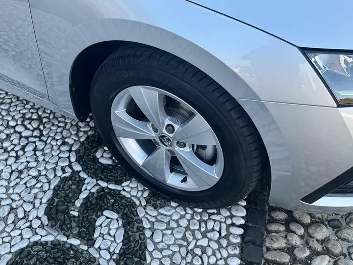 Skoda Octavia 2023 photo 5