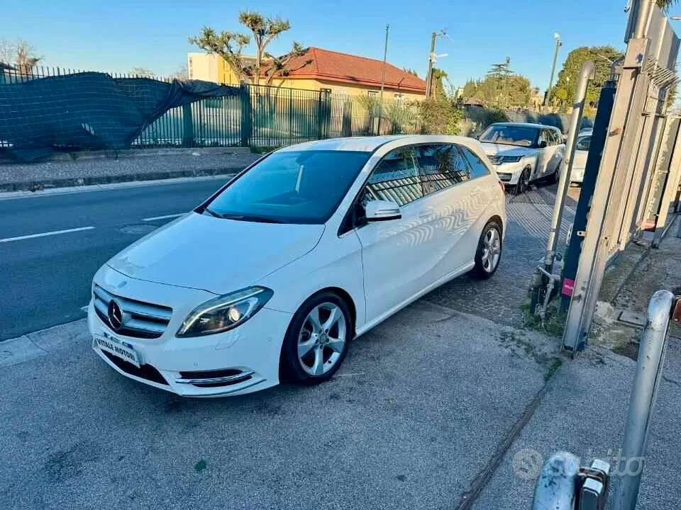 Mercedes-Benz B 200 Cdi 2012 photo 3