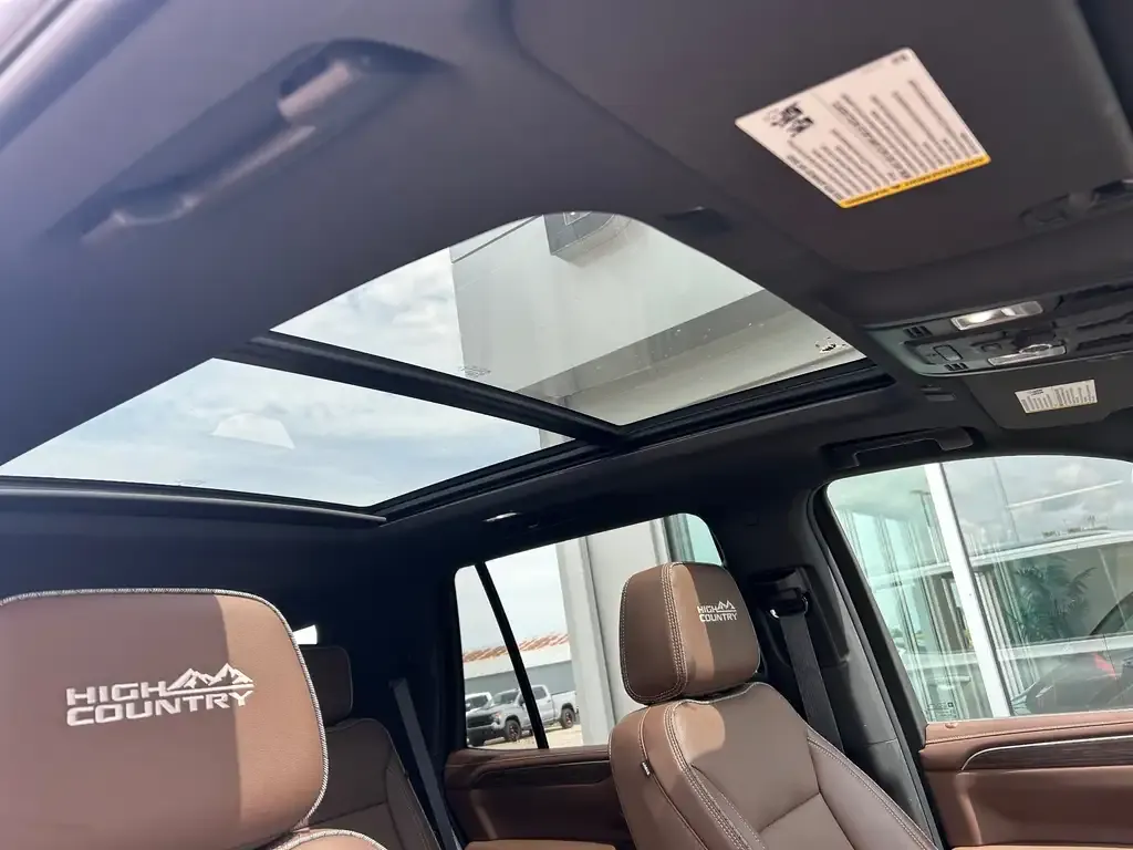 Chevrolet Tahoe 2023 photo 3