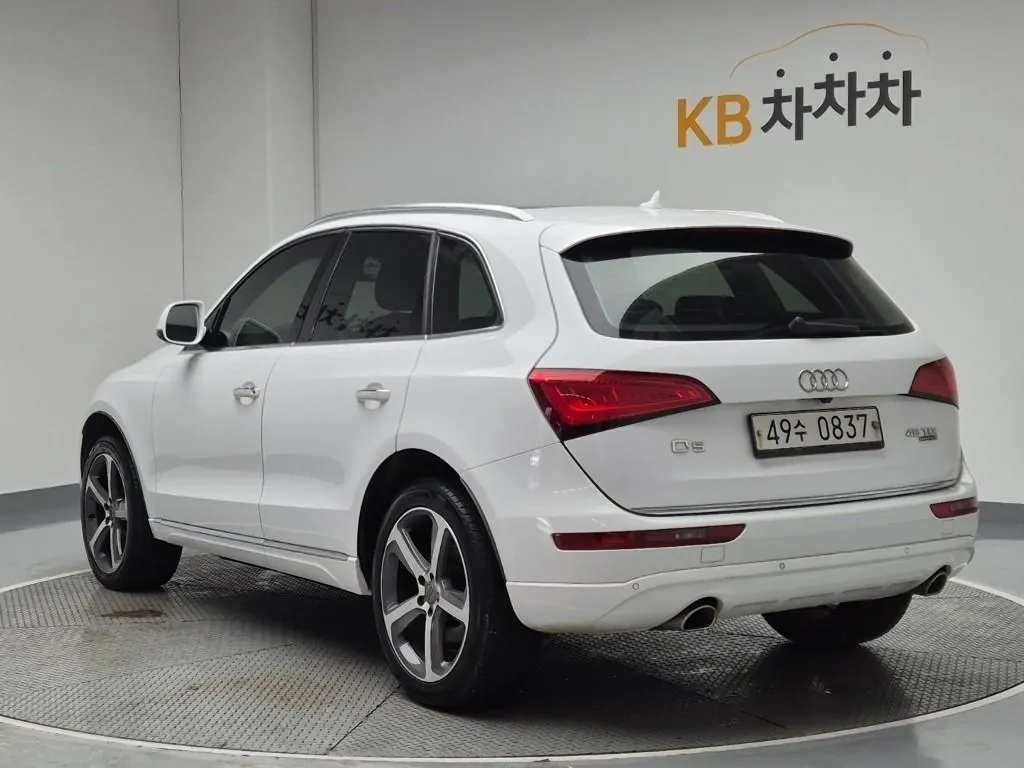 Audi Q5 2016 photo 2