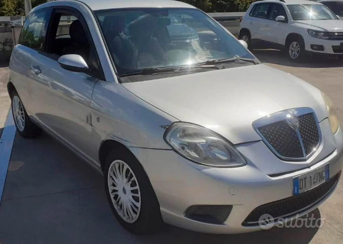 Lancia Ypsilon