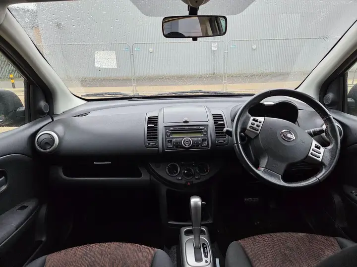 Nissan Note 2009 photo 4