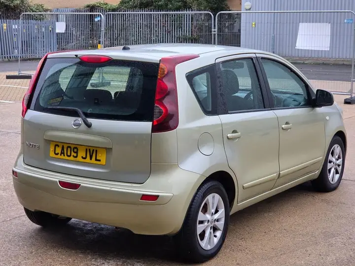 Nissan Note 2009 photo 3