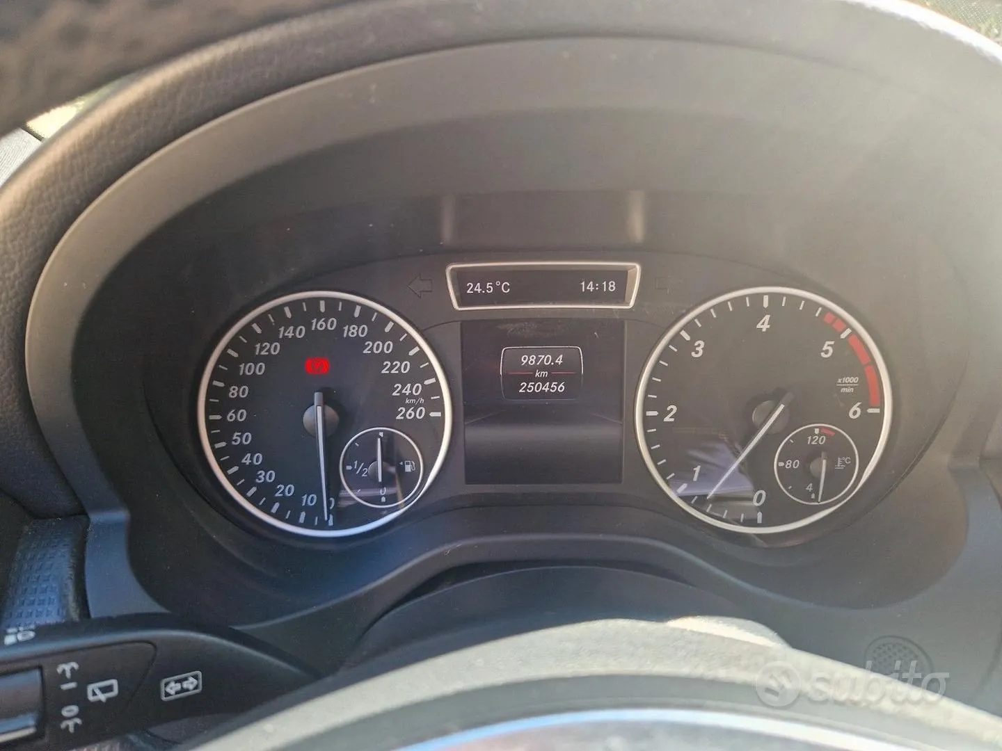 Mercedes-Benz A 200 2014 photo 4