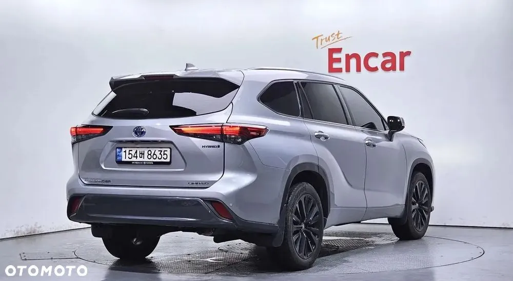 Toyota Highlander 2023 photo 2