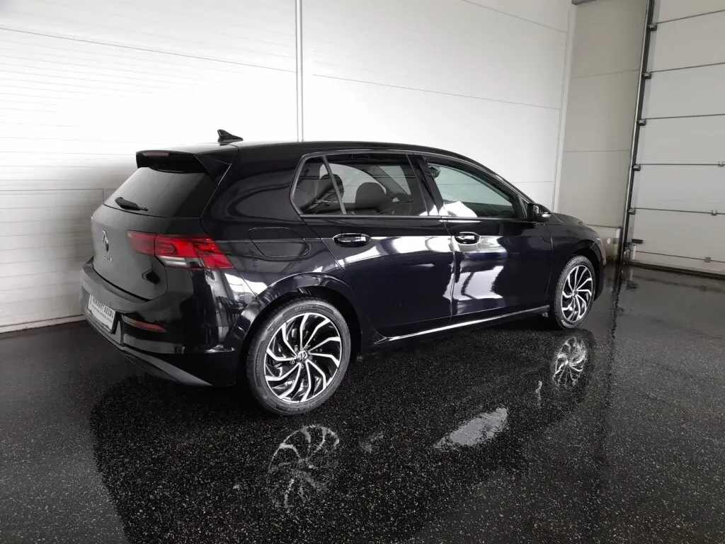 Volkswagen Golf 2022 photo 2