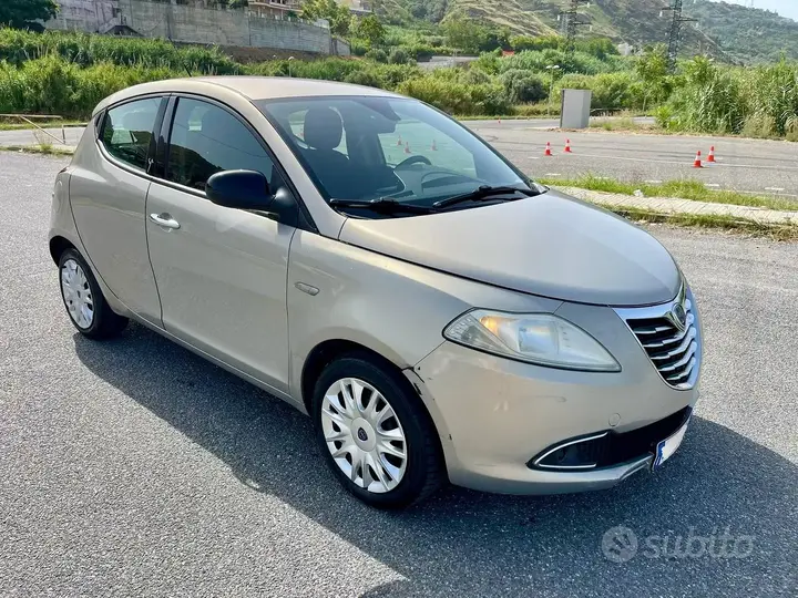 Lancia Ypsilon 2012 photo 3
