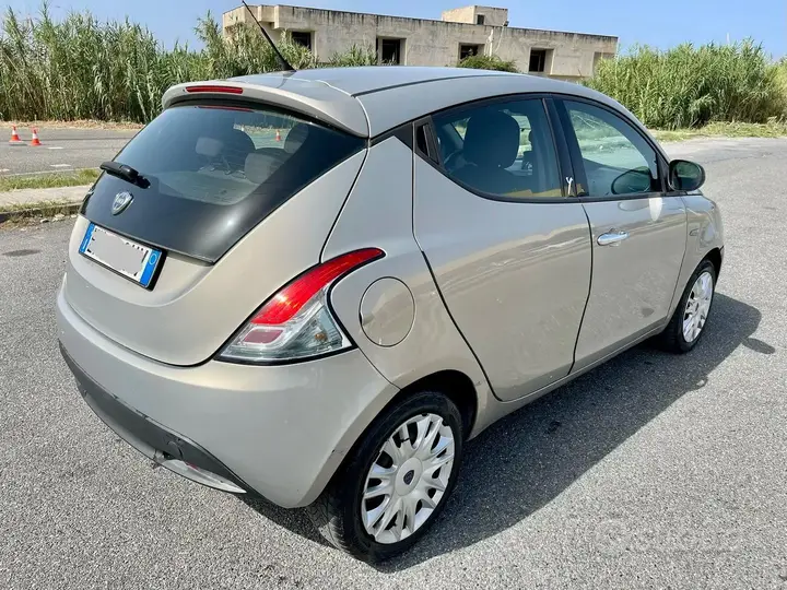 Lancia Ypsilon 2012 photo 5