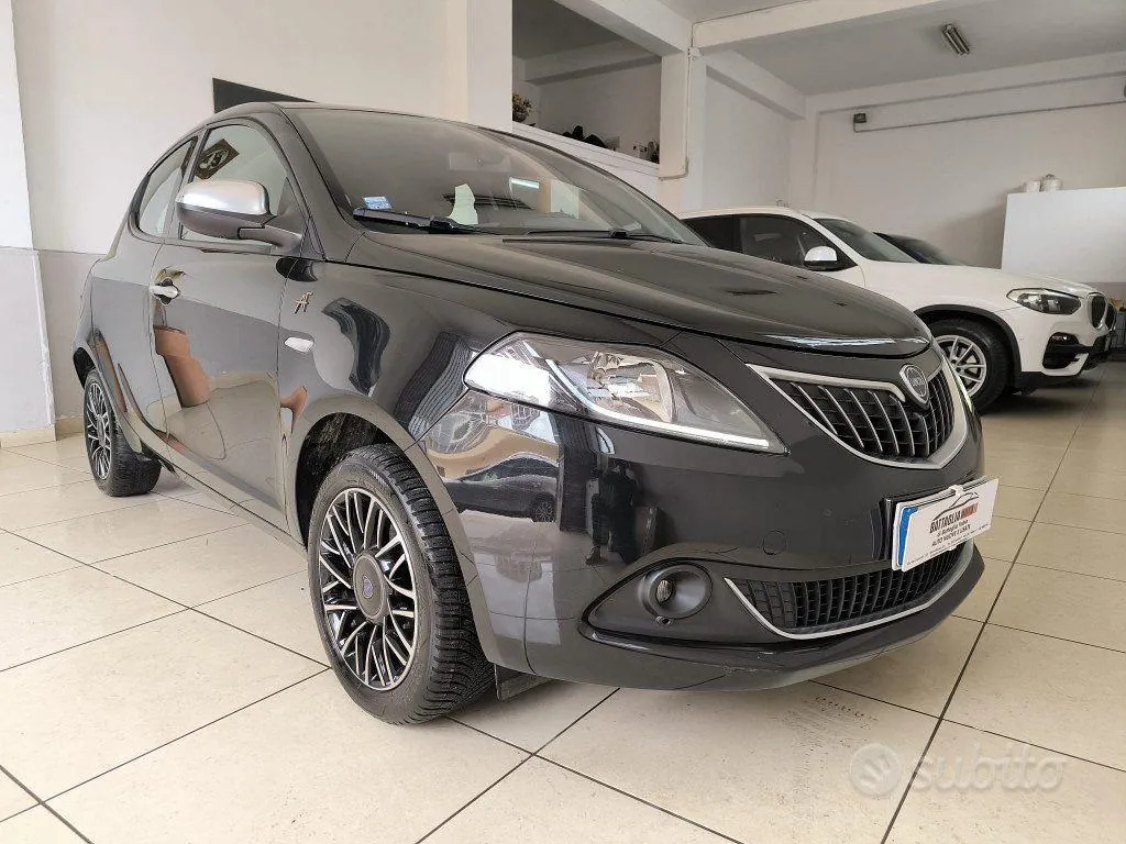 Lancia Ypsilon 2022 photo 2