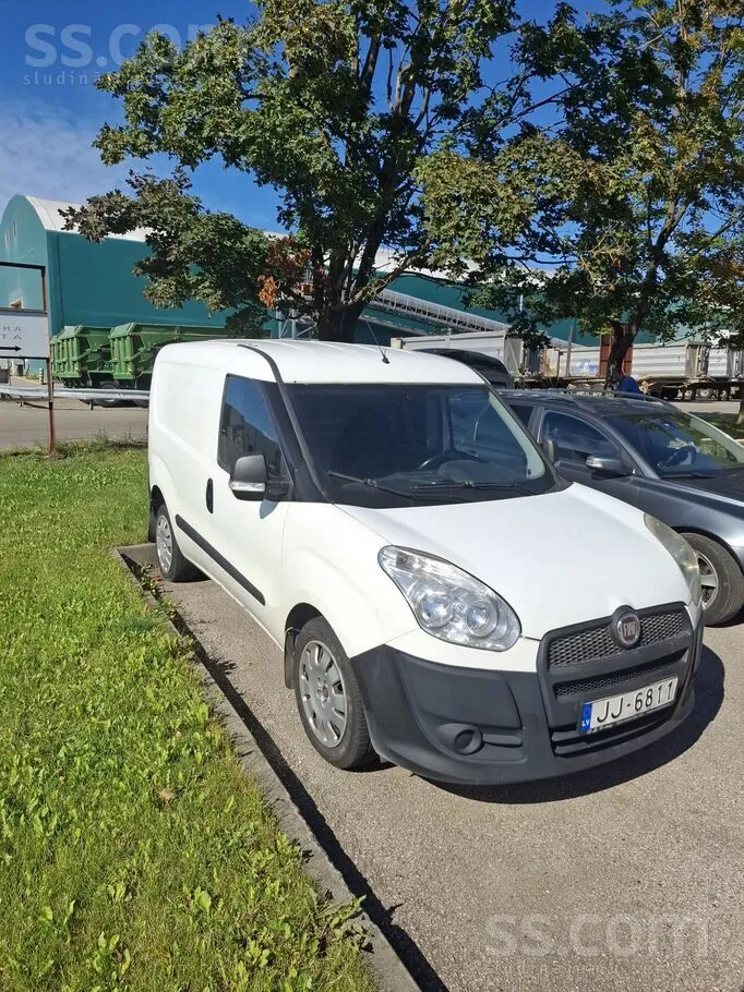 Fiat Doblo 2013 photo 2