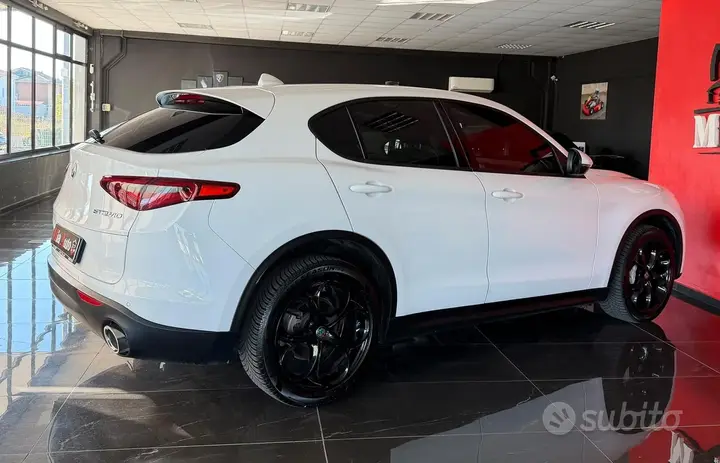Alfa Romeo Stelvio 2018 photo 2