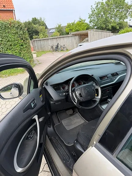 Citroen C5 2012 photo 5