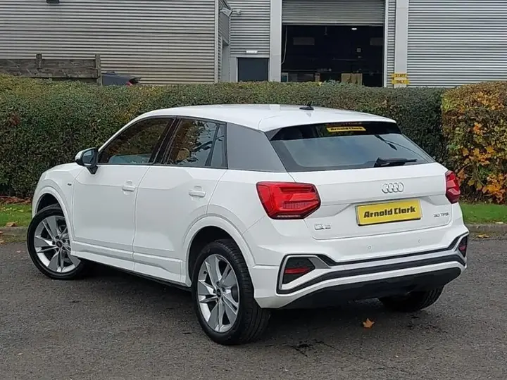Audi Q2 2022 photo 2