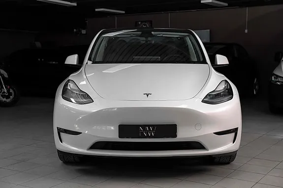 Tesla Model Y 2023 photo 3