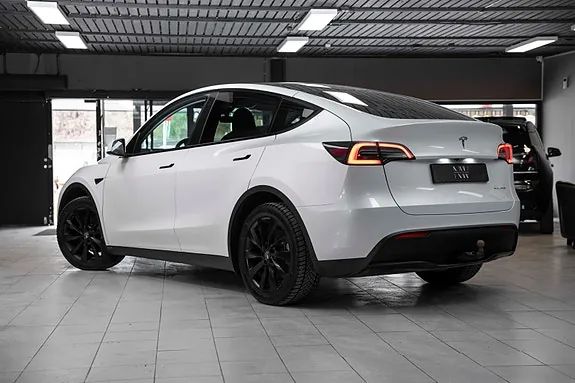 Tesla Model Y 2023 photo 5