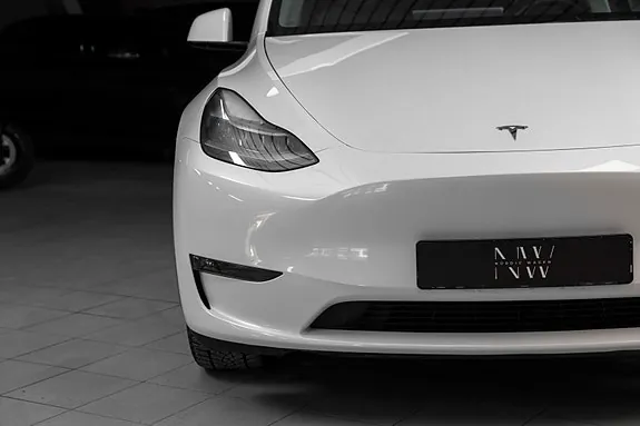 Tesla Model Y 2023 photo 4