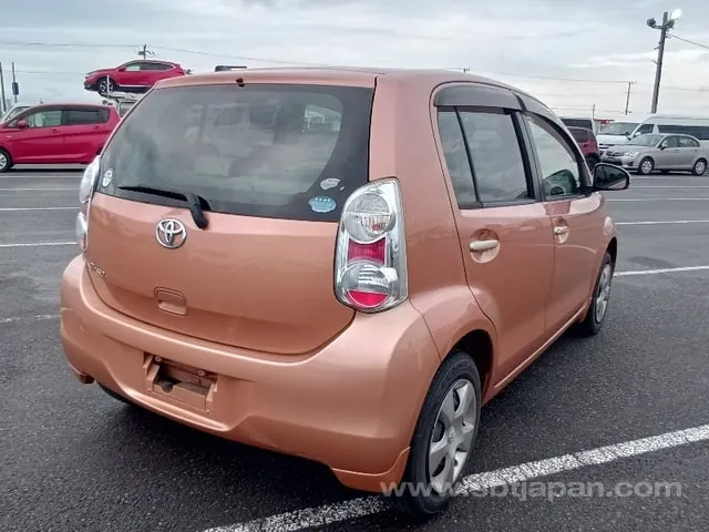 Toyota Passo Plus Hana 2012 photo 4