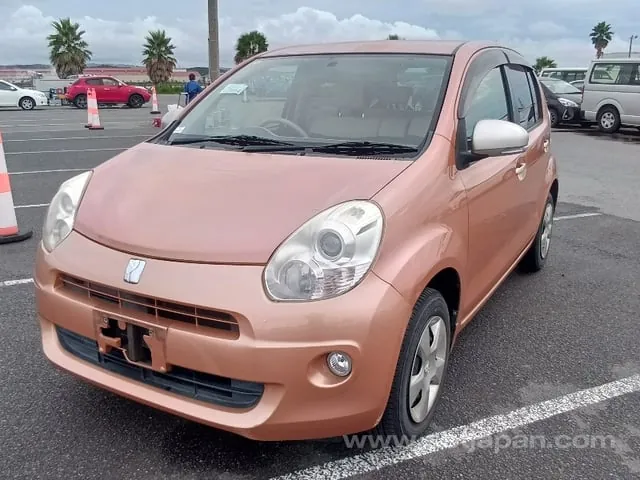 Toyota Passo Plus Hana 2012 photo 2
