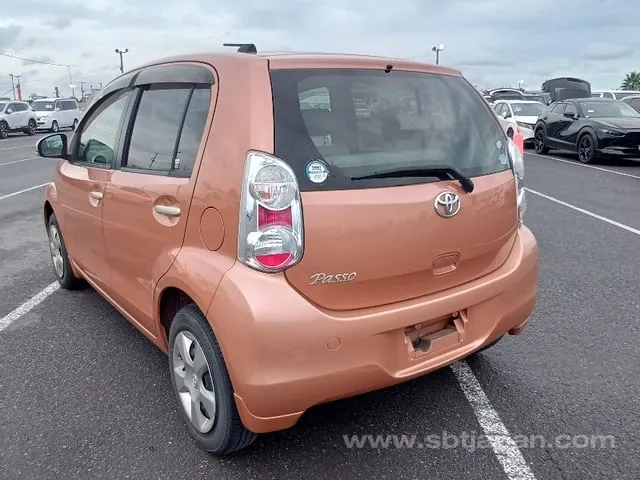 Toyota Passo Plus Hana 2012 photo 3