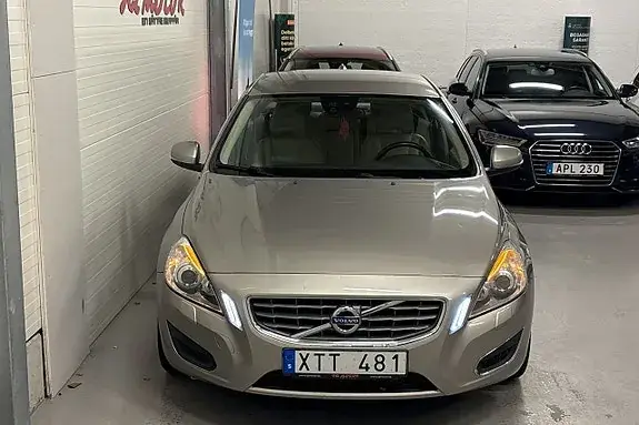 Volvo S60 2011 photo 4