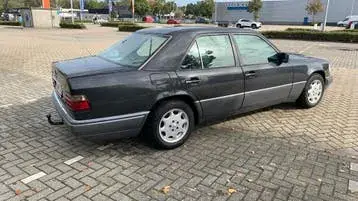 Mercedes-Benz 200 D