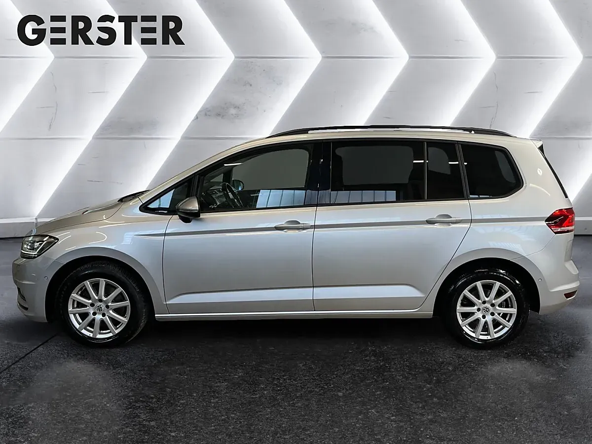 Volkswagen Touran 2021 photo 3