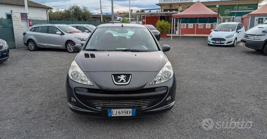 Peugeot 206 2011 photo 2