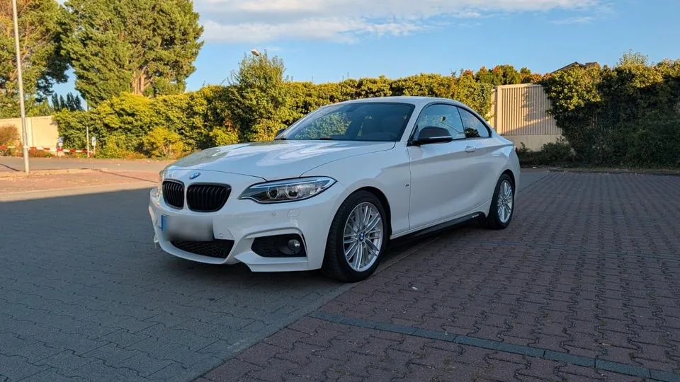 BMW 220I