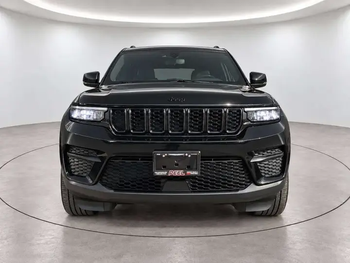 Jeep Grand Cherokee 2024 photo 3