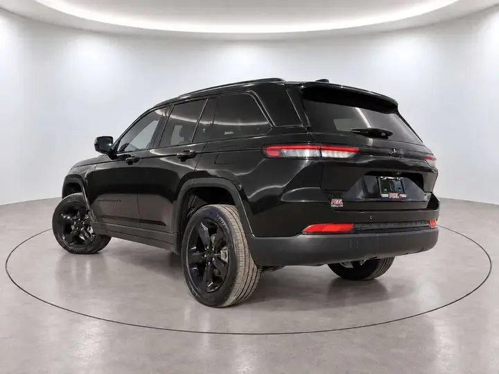 Jeep Grand Cherokee 2024 photo 4