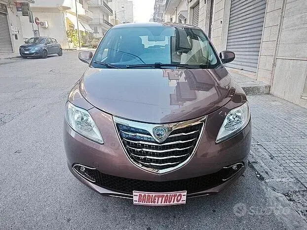 Lancia Ypsilon 2015 photo 2