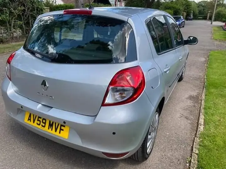 Renault Clio 2009 photo 4