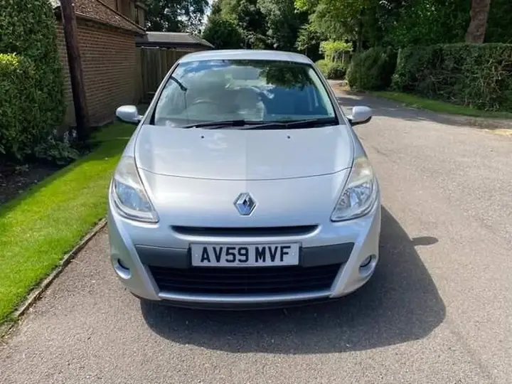 Renault Clio 2009 photo 2