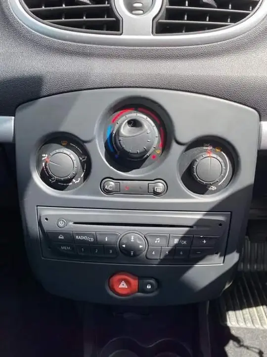 Renault Clio 2009 photo 5