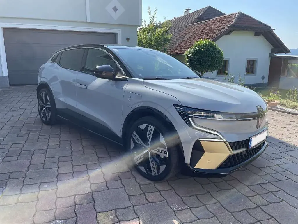 Renault Megane 2023 photo 2