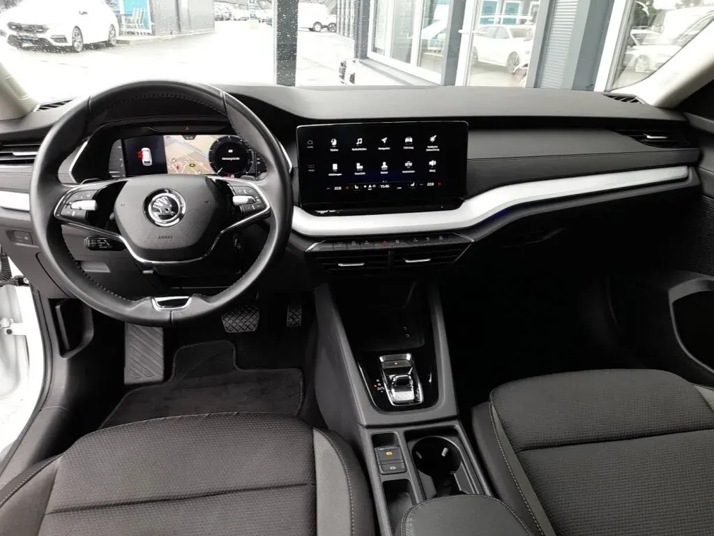 Skoda Octavia 2023 photo 3