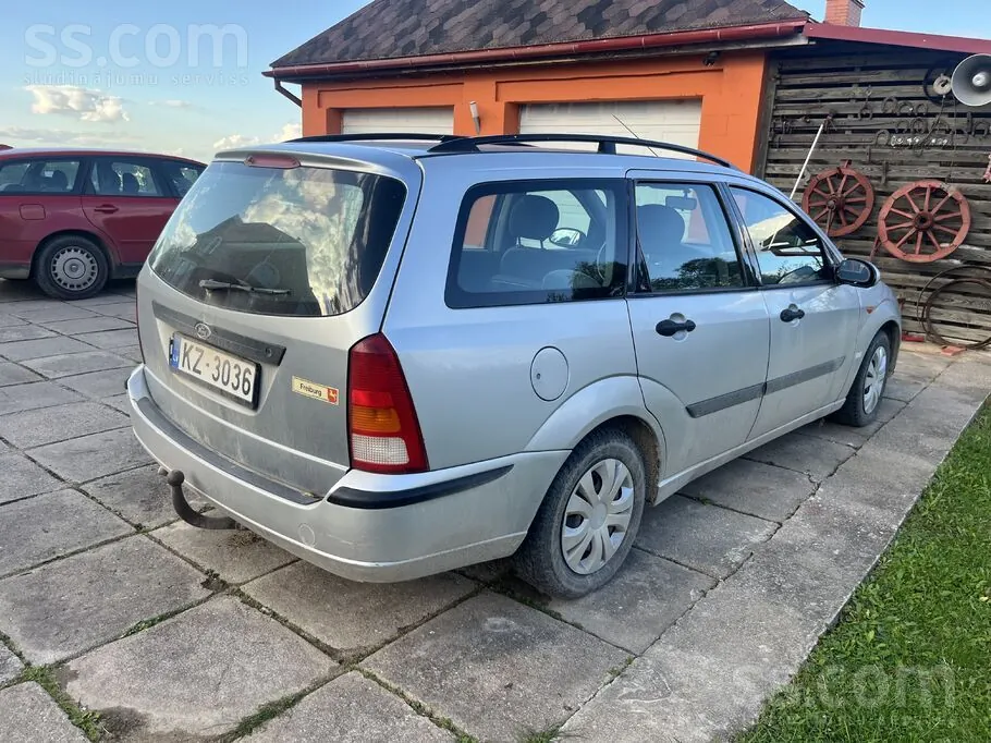 Ford Focus 2000 photo 3
