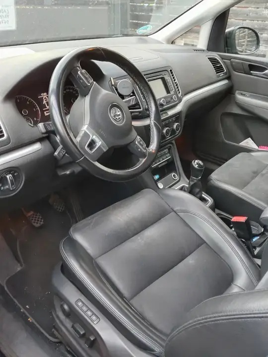 Volkswagen Sharan 2013 photo 2
