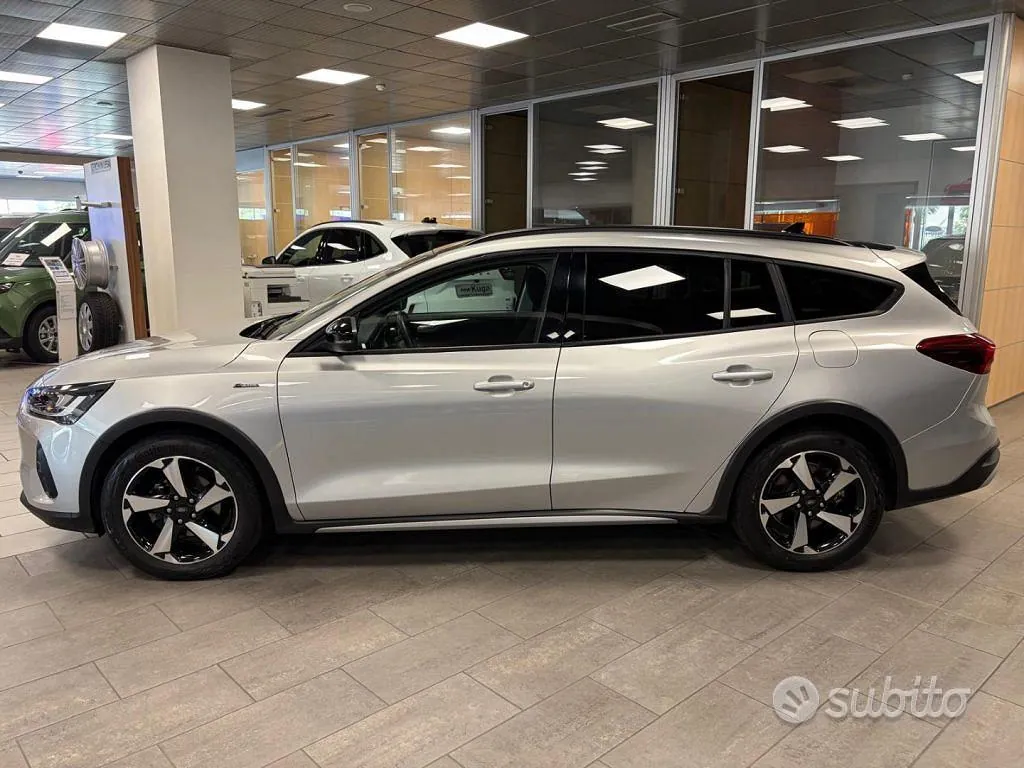 Ford Focus 2023 photo 4